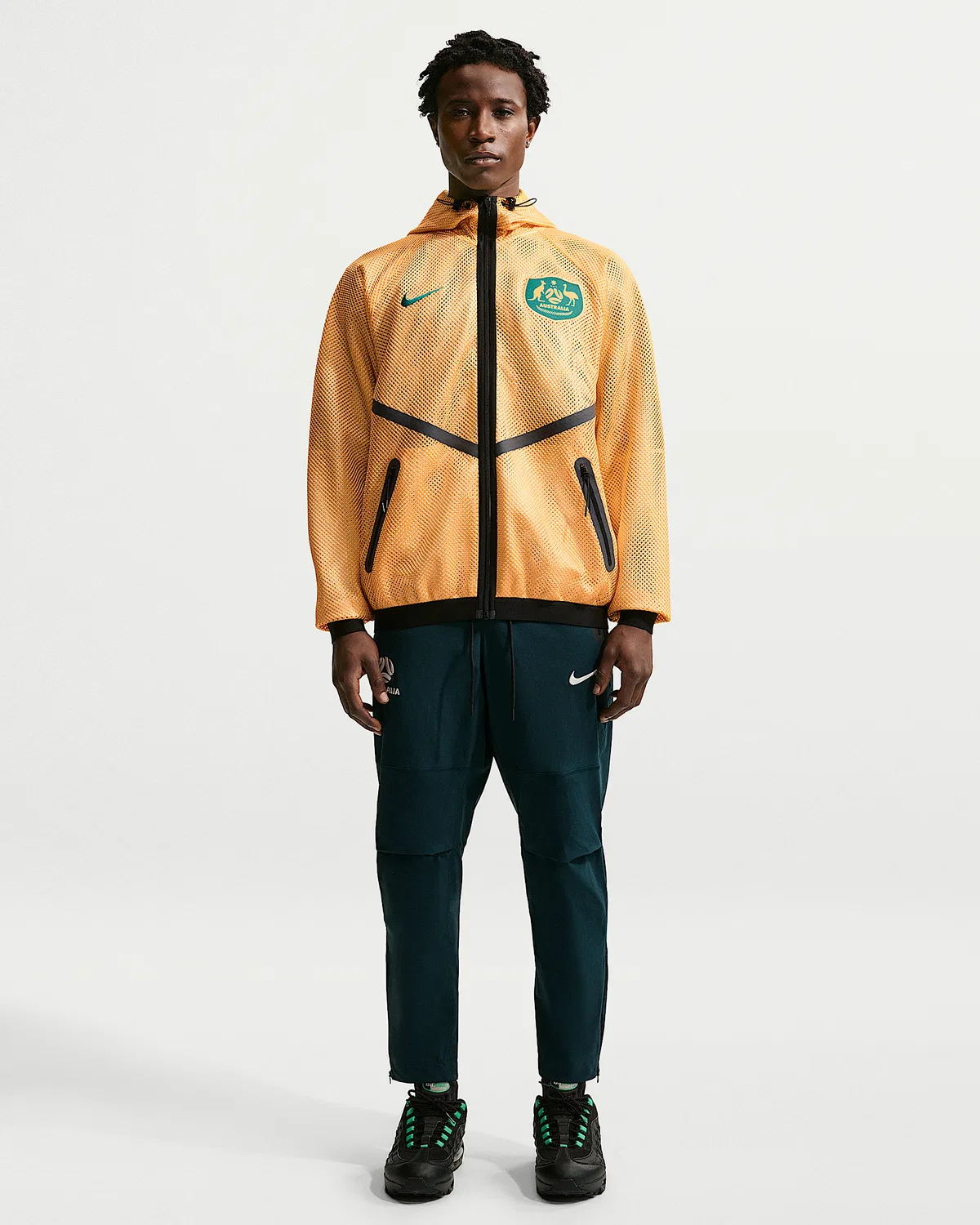 Мужская куртка Nike Dri-FIT Soccer Anthem Jacket Australia, Sport Gold/Sail/Mystic Green — фото 4