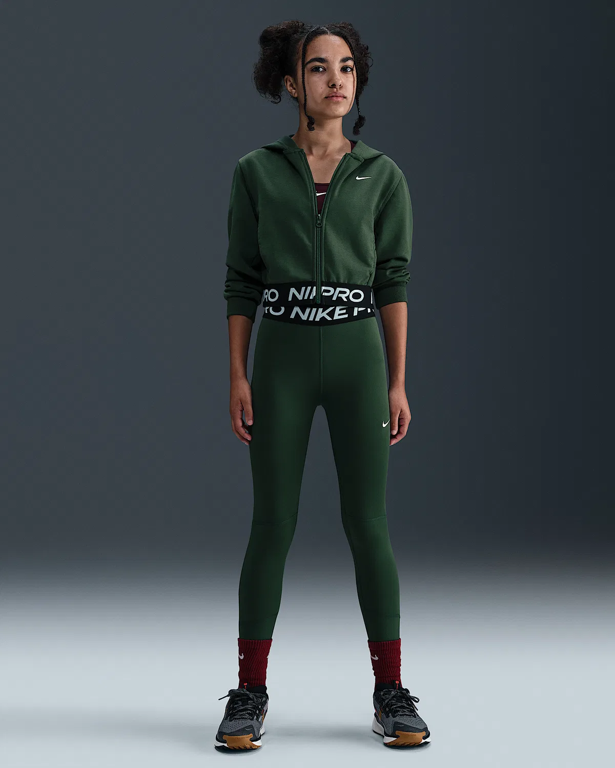 Детская (девичья) флисовая кофта Nike Pro Fleece Dri-FIT на молнии, Fir/Fir/Black/White — фото 4