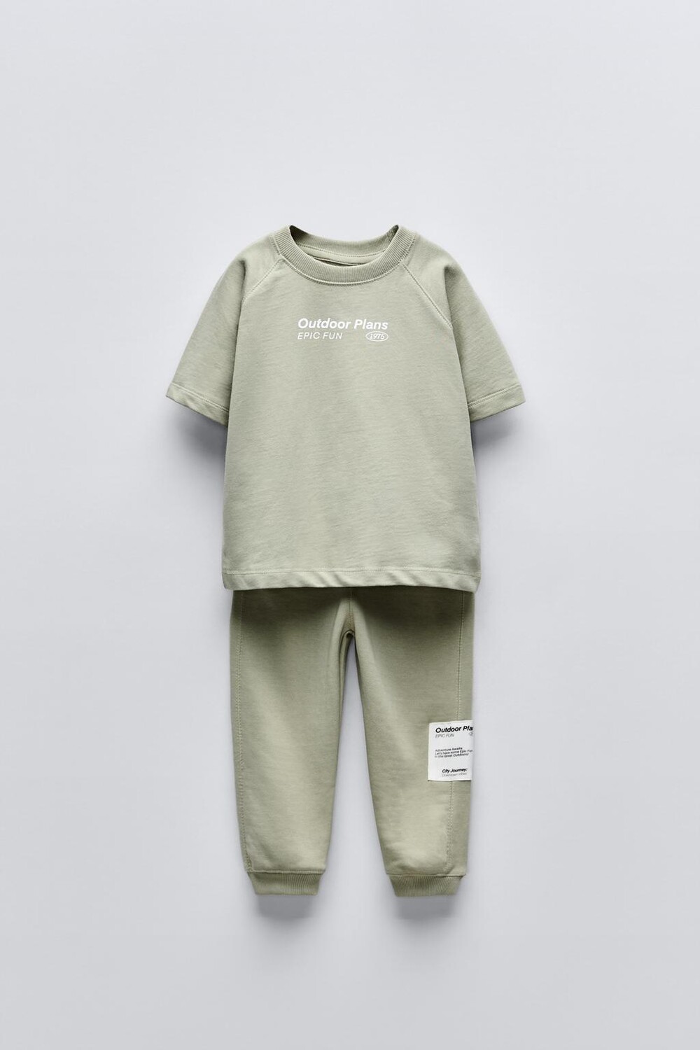 

Комплект из брюк-джоггеров и толстовке ZARA, светло-зеленый