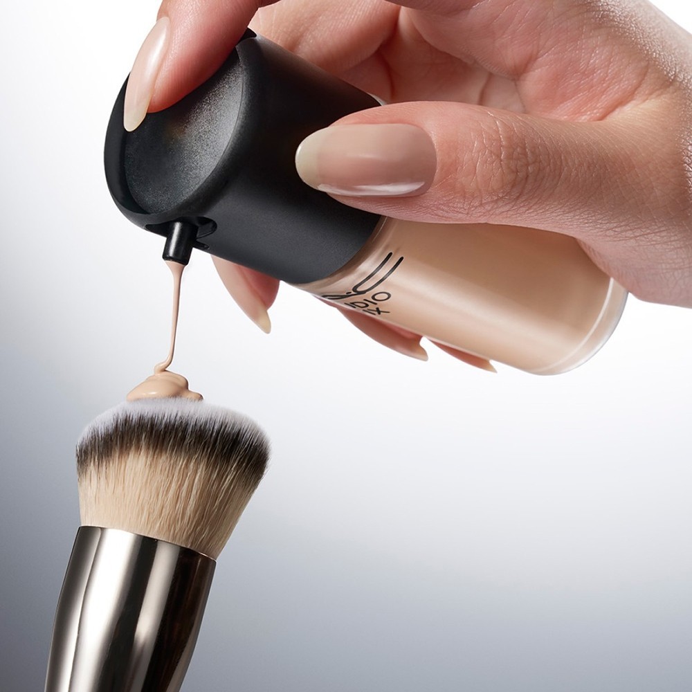 Тональный крем Studio studio fix fluid spf15 24hr matte foundation + oil control Mac, nr. nc30, 30 мл — фото 4