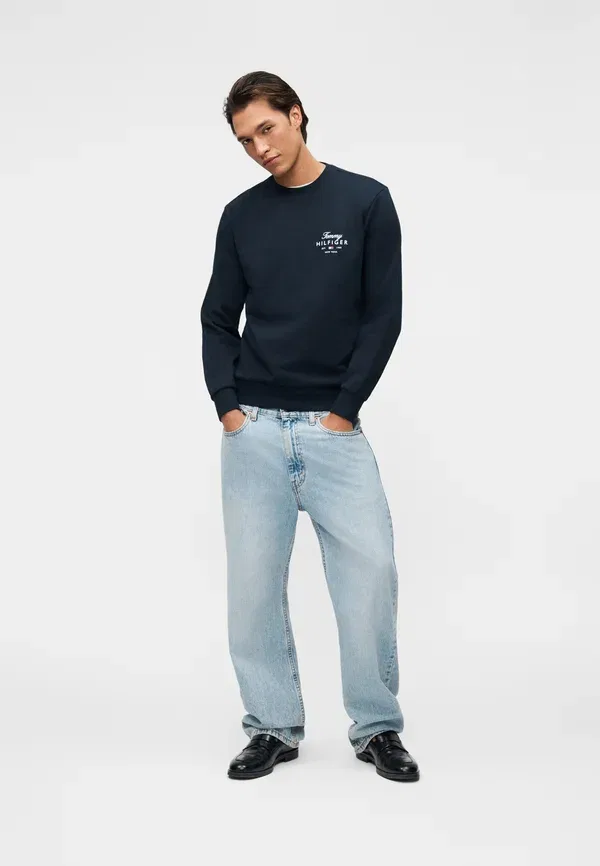 Толстовка Tommy Hilfiger Script Stack Brand Love, пустынное небо — фото 2
