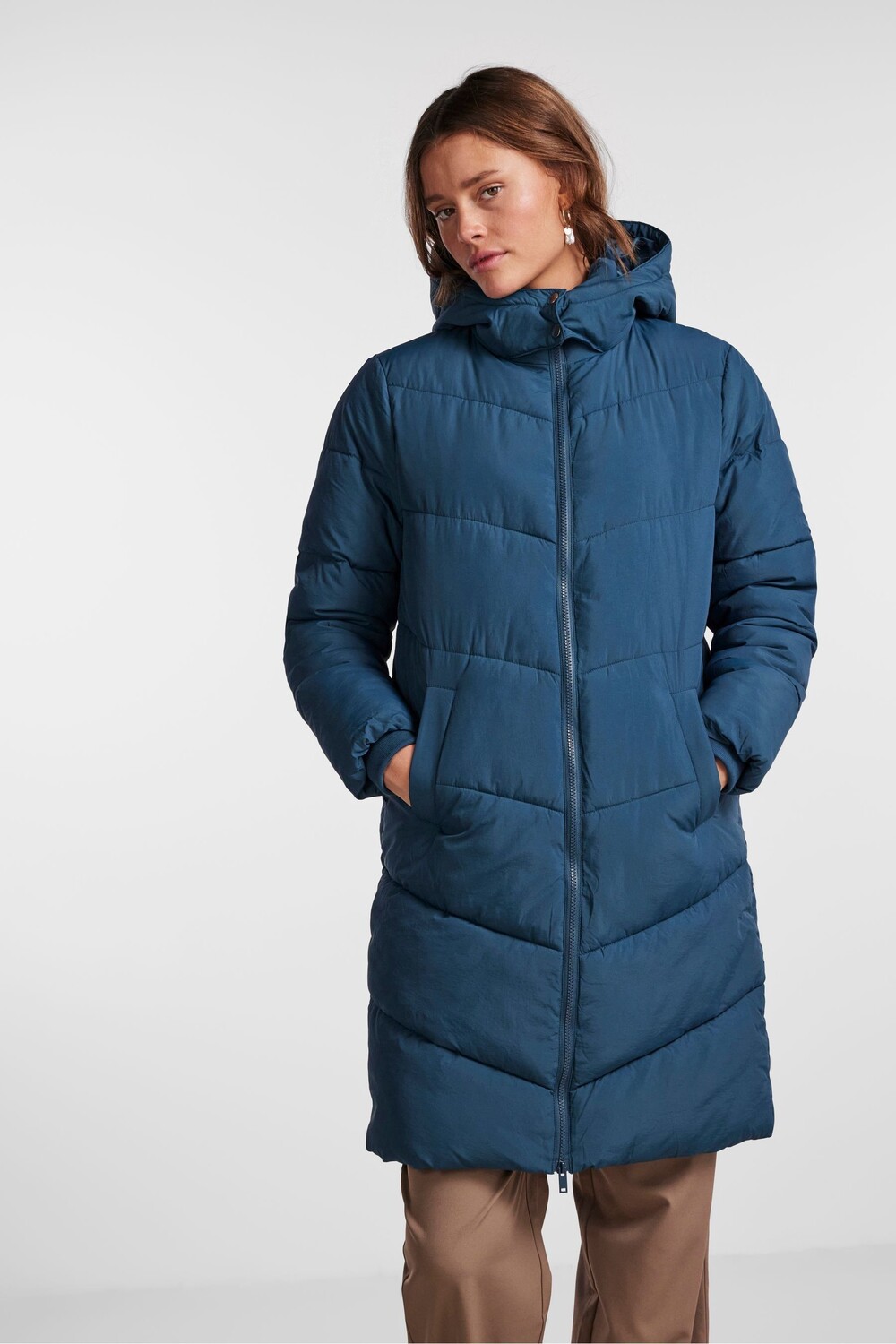 

Утепленное пальто с капюшоном длинного кроя Pieces, синий