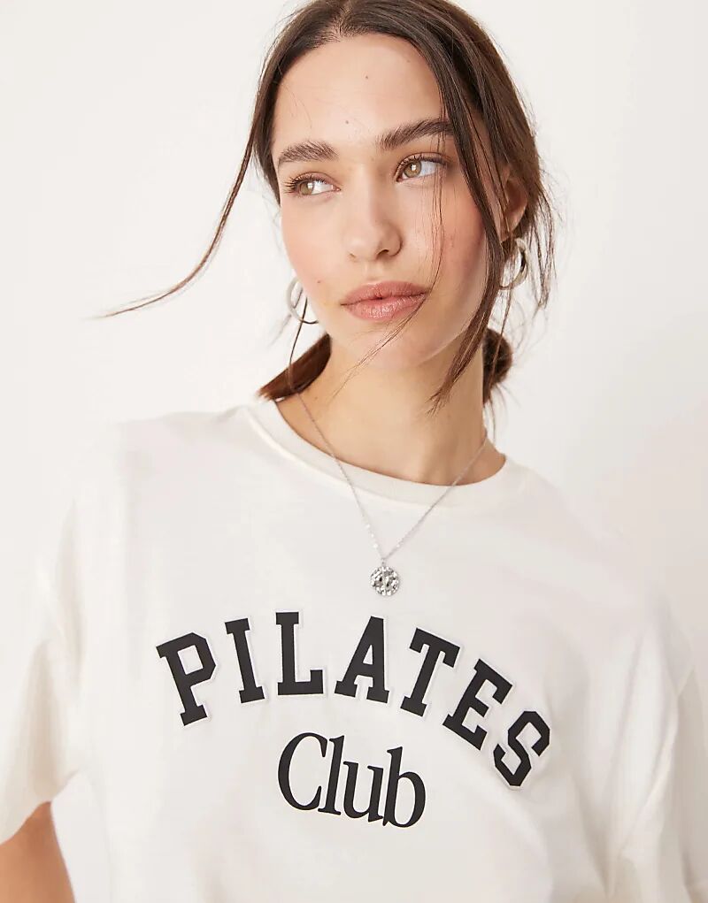 

Футболка большого размера для клуба пилатес белого цвета New Look