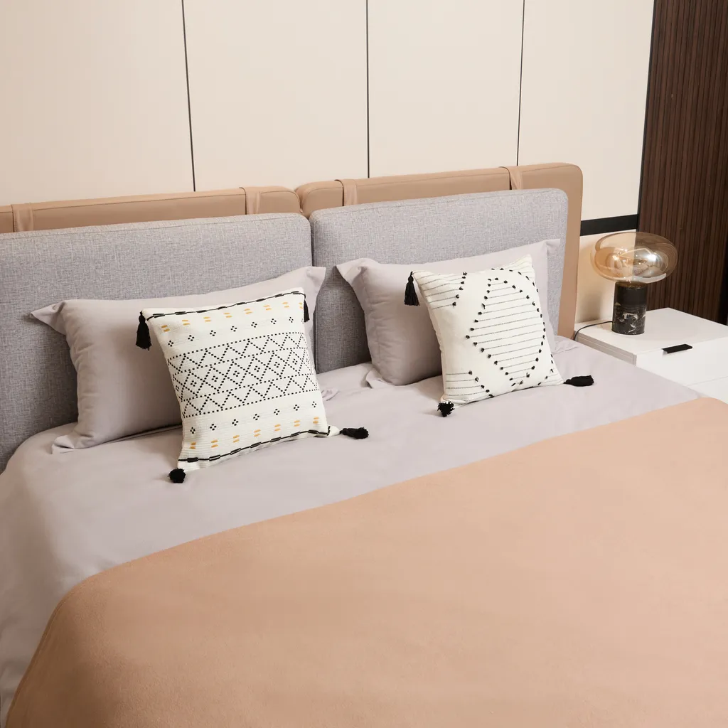 

Чехол для подушки Paco Home