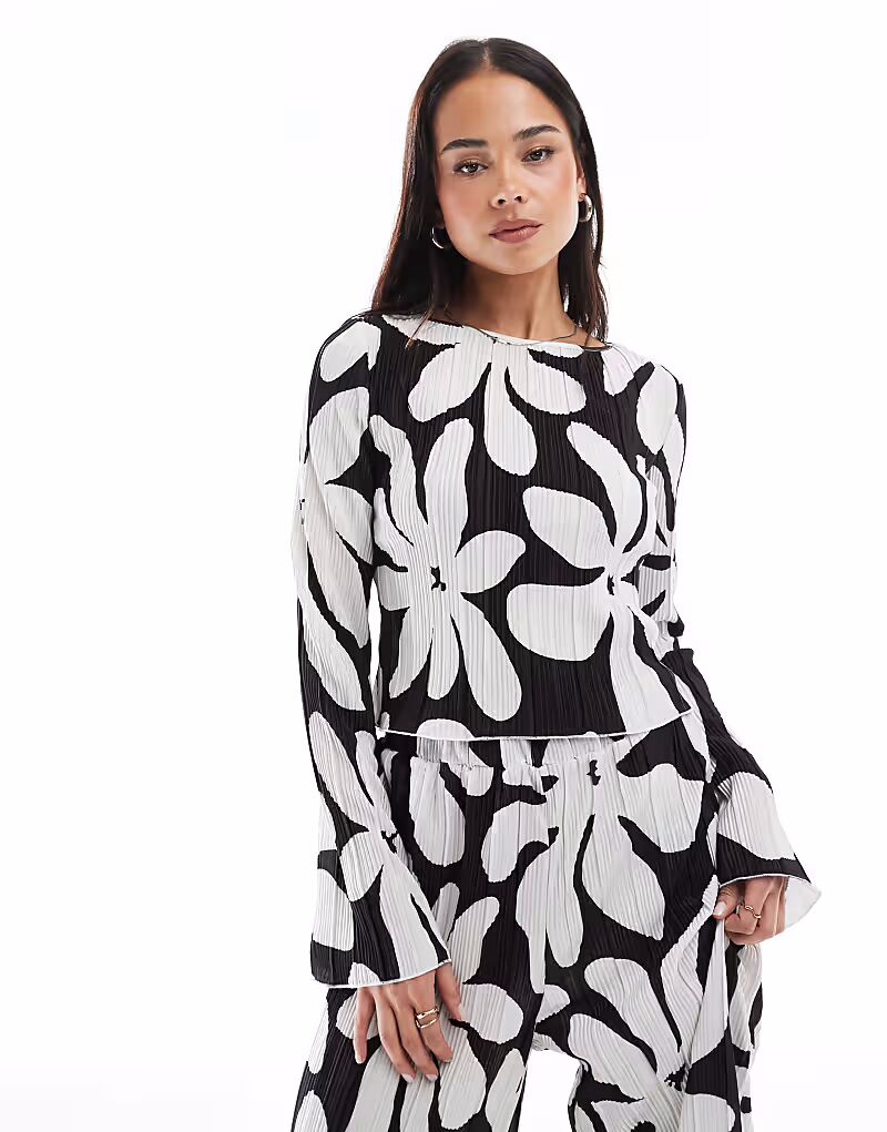 

Топ Vero Moda с длинными рукавами и вырезом-лодочкой, плиссированный, с монохромным цветочным принтом