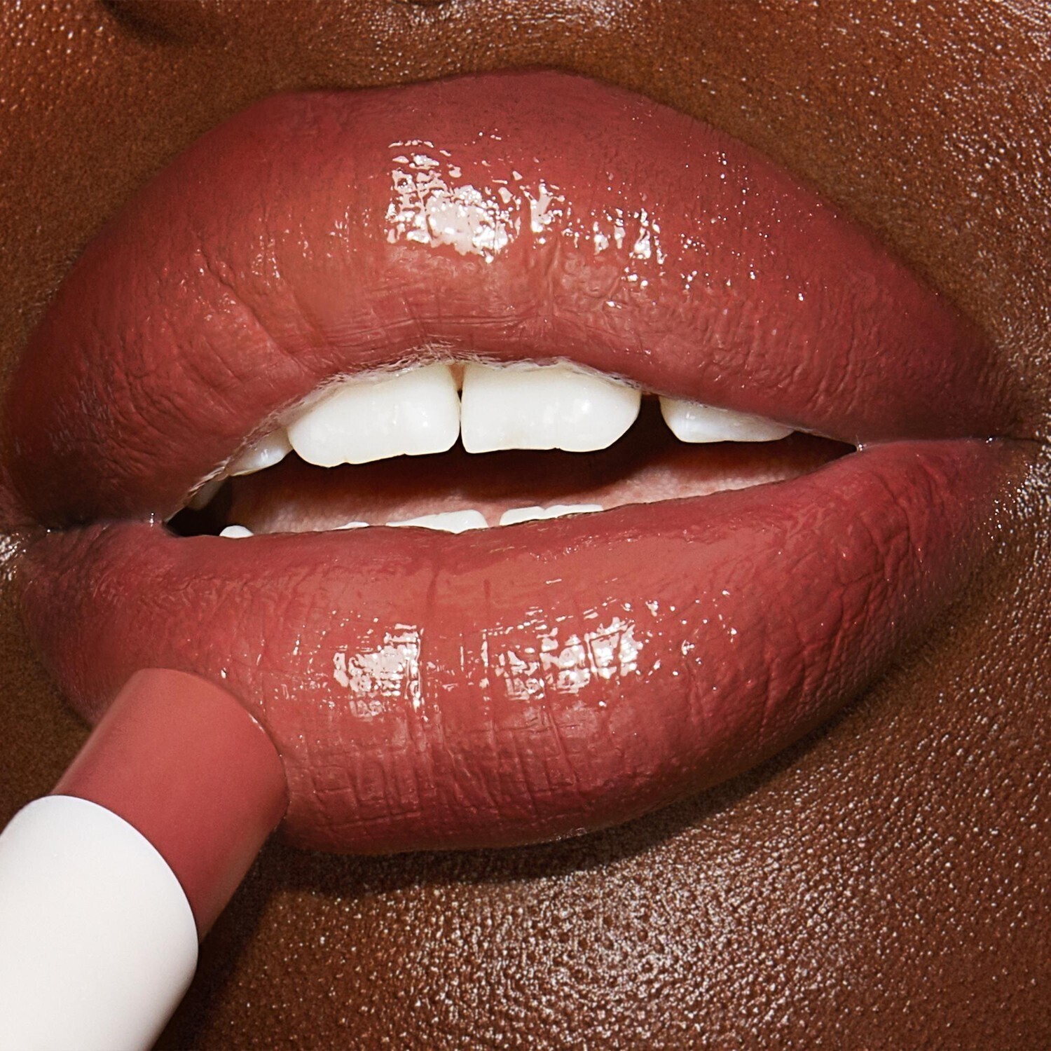 Помада для губ hyaluronic happikiss Charlotte Tilbury, romance kiss, вес 2.4 гр. — фото 2