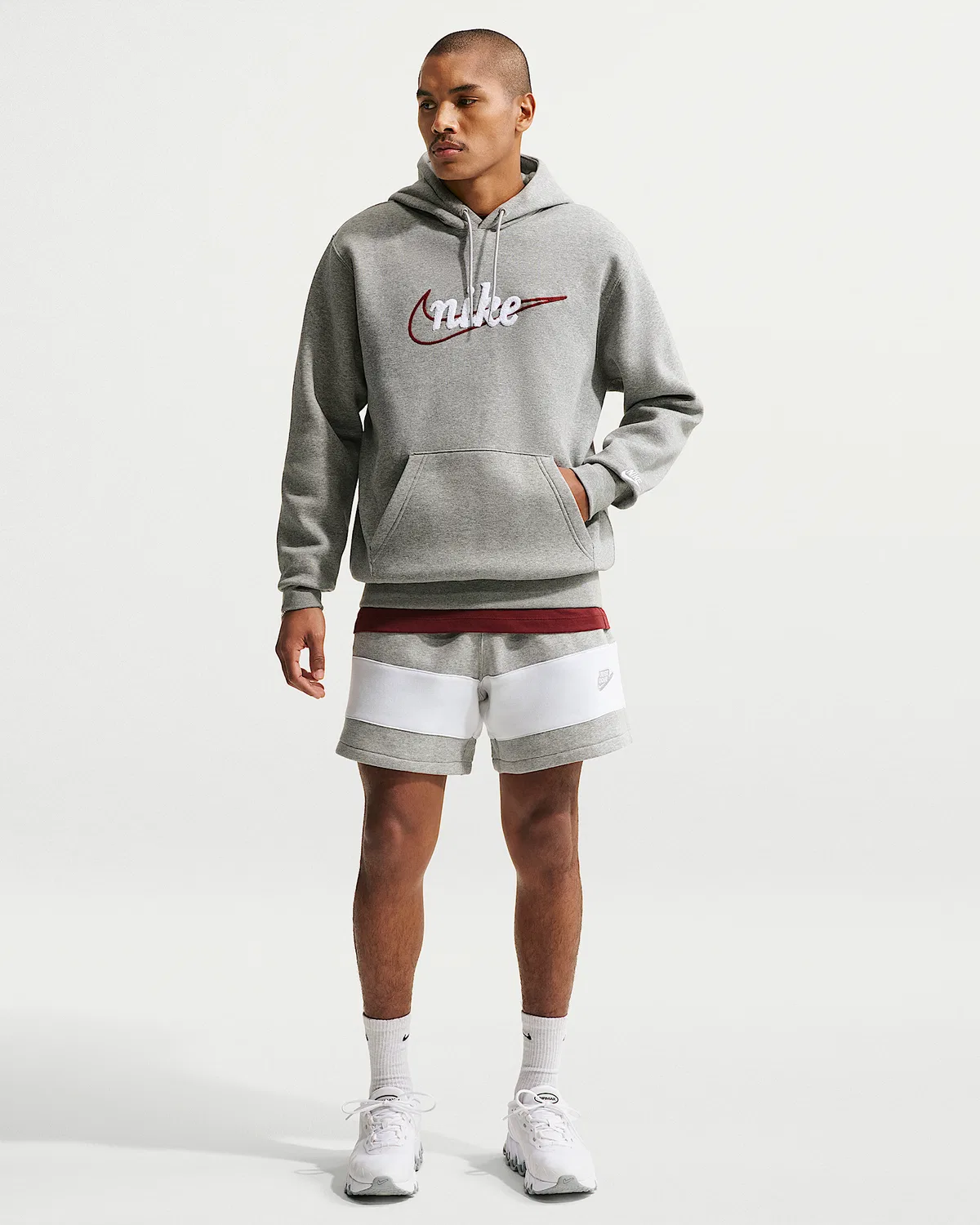 Мужское флисовое худи Nike Sportswear Club, Dark Grey Heather/Light Smoke Grey/White — фото 4