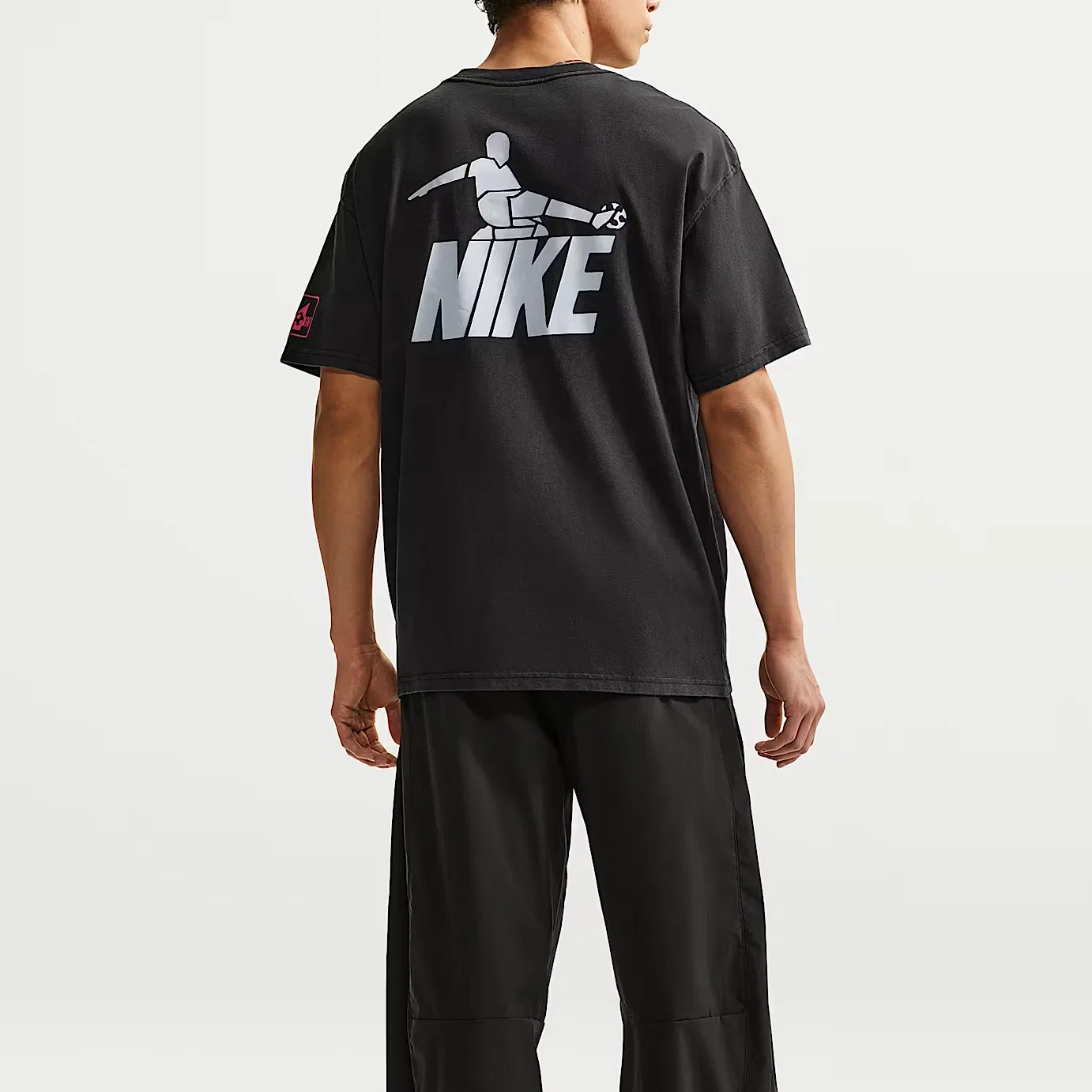 Футболка Nike Sportswear серая с черным — фото 3