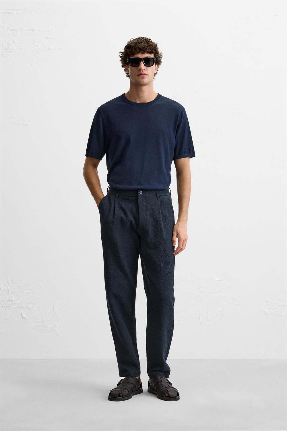 

Текстурные плиссированные брюки ZARA, темно-синий