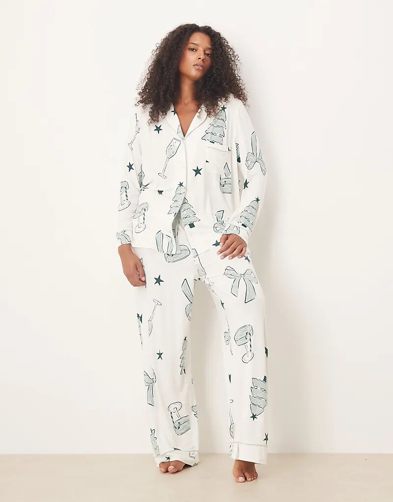 

Супермягкий пижамный комплект ASOS DESIGN Curve из рубашки с длинными рукавами и брюк с контрастной окантовкой и принтом рождественских напитков
