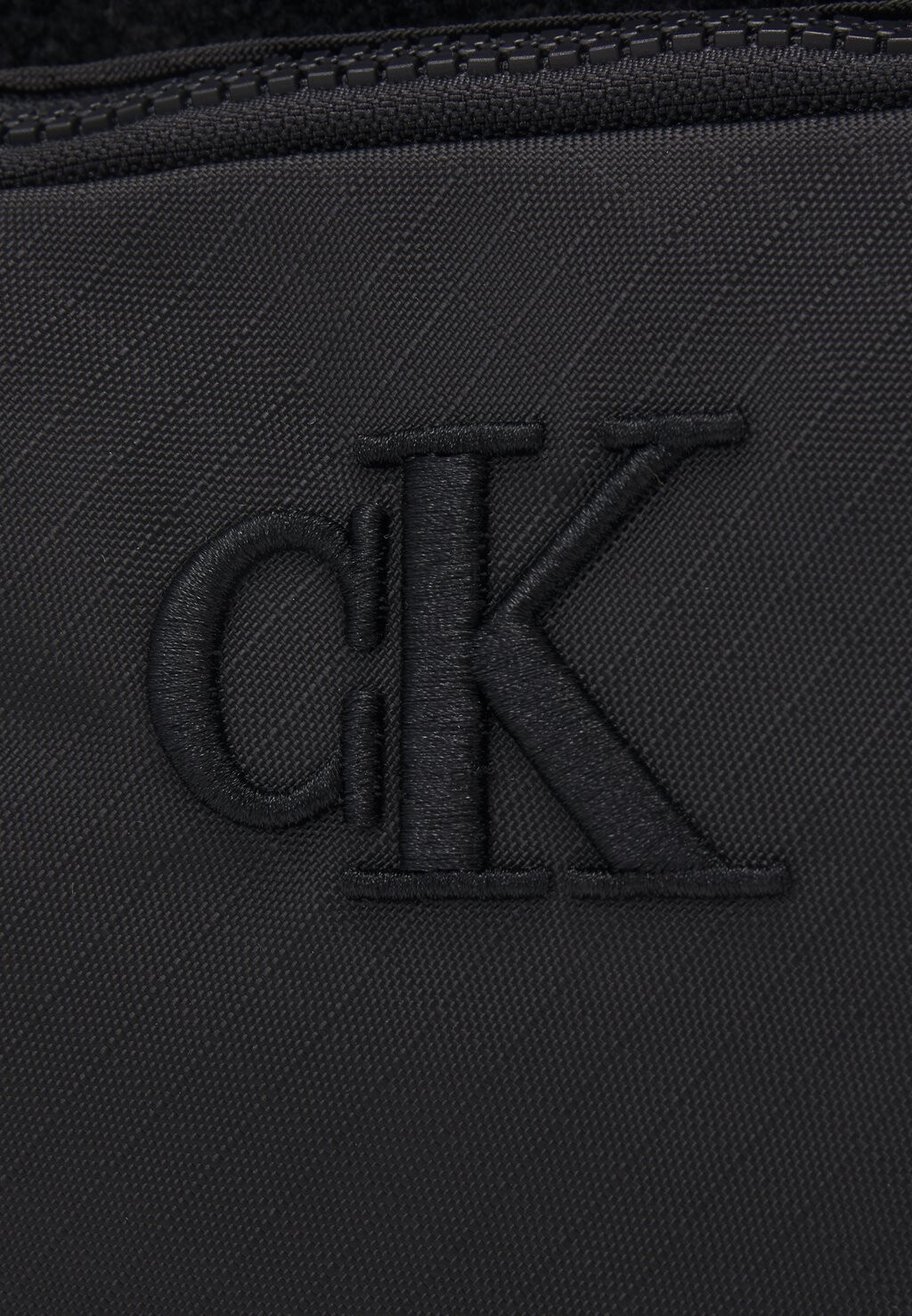 

Рюкзак Teddy Medium Backpack Unisex Calvin Klein, черный