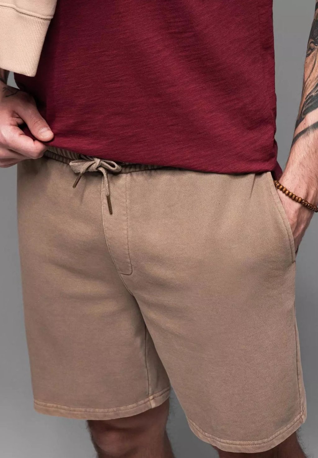 

Шорты Pantaloni sportivi Ombre, коричневый
