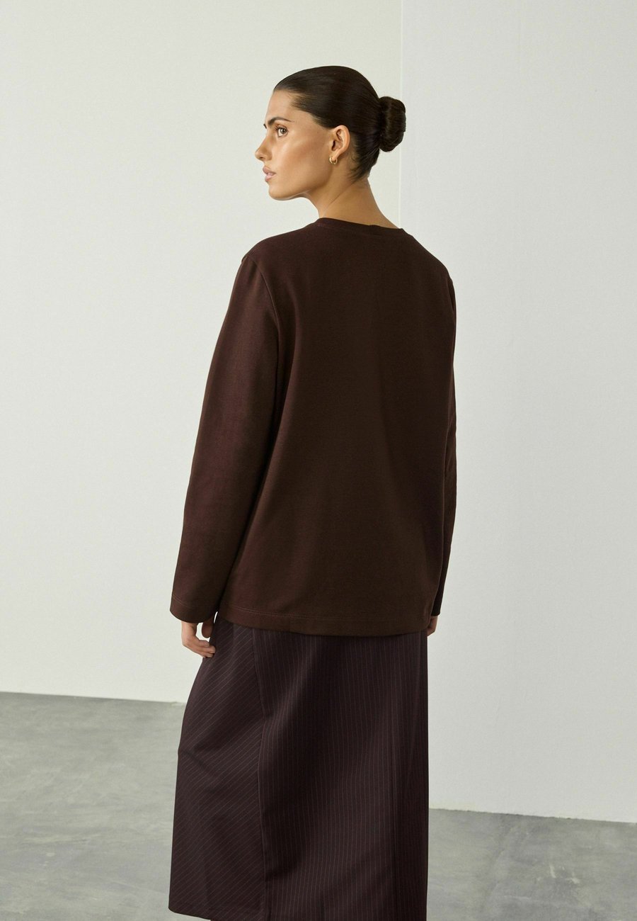 Топ Next LONG SLEEVE HEAVYWEIGHT GRAPHIC REGULAR FIT, Chocolate Brown/Brown — фото 2