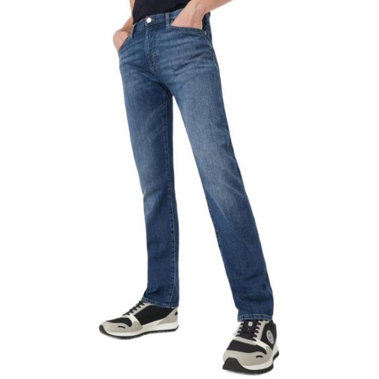 

Прямые джинсы с нашивкой-логотипом Emporio Armani, синий