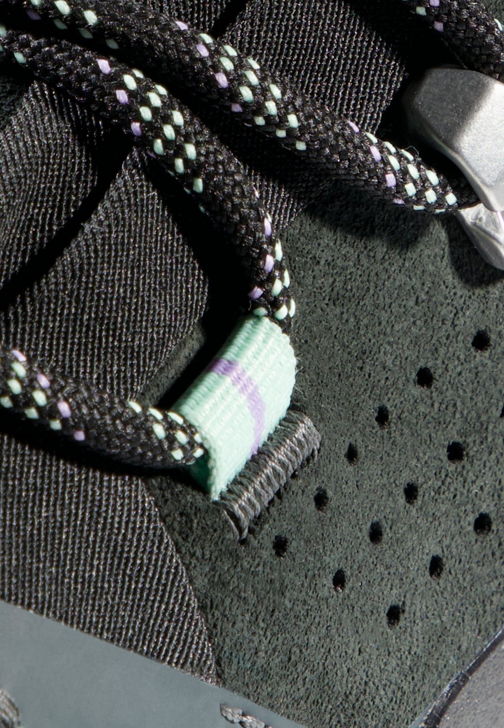 

Походная обувь SAPUEN HIGH GTX Mammut, серый