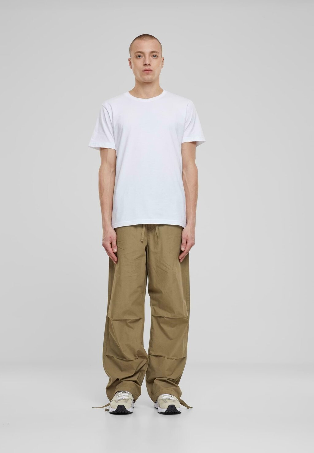 

Тренировочный низ WIDE Urban Classics, цвет Khaki