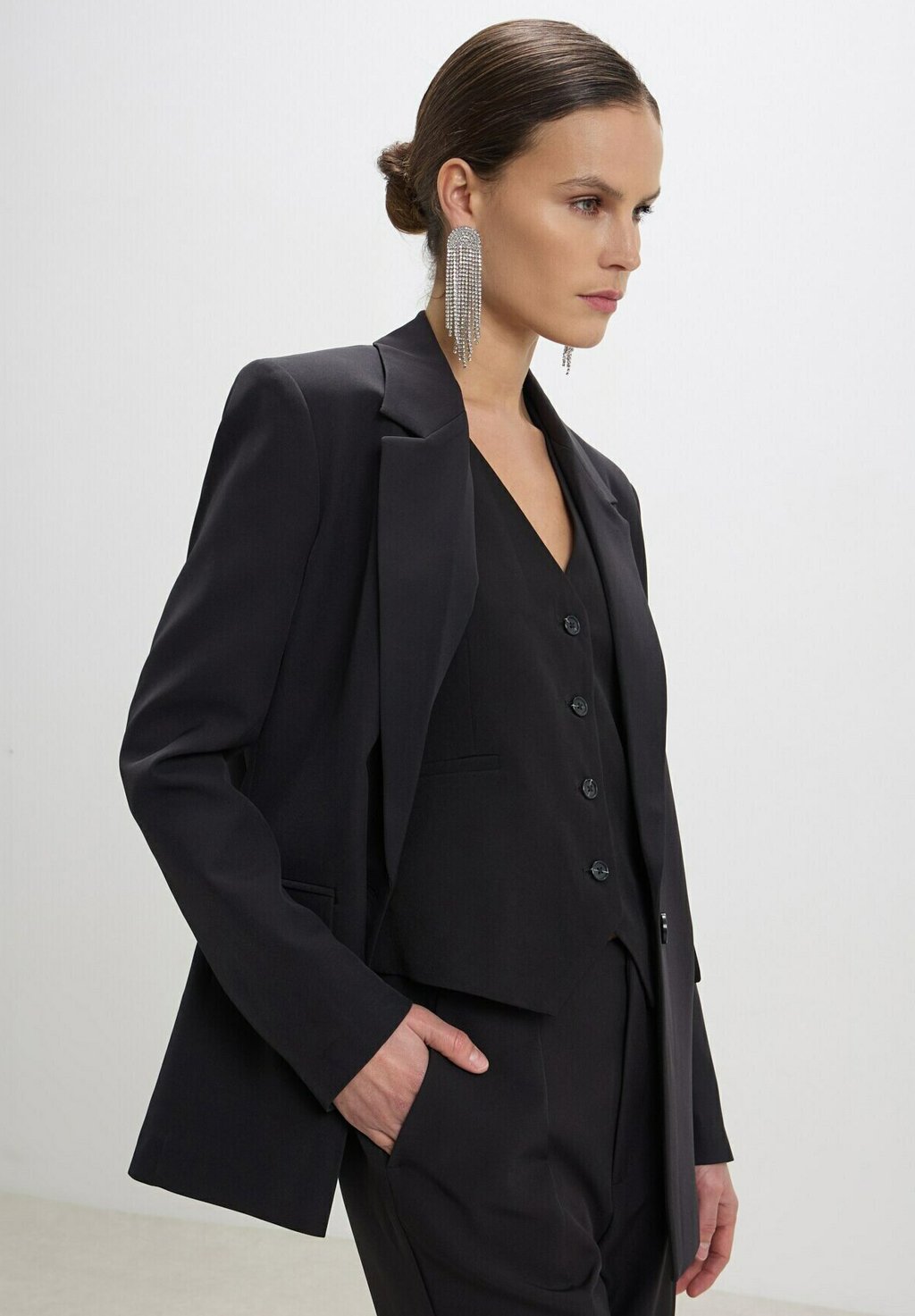 

Короткое пальто Calliope, черный