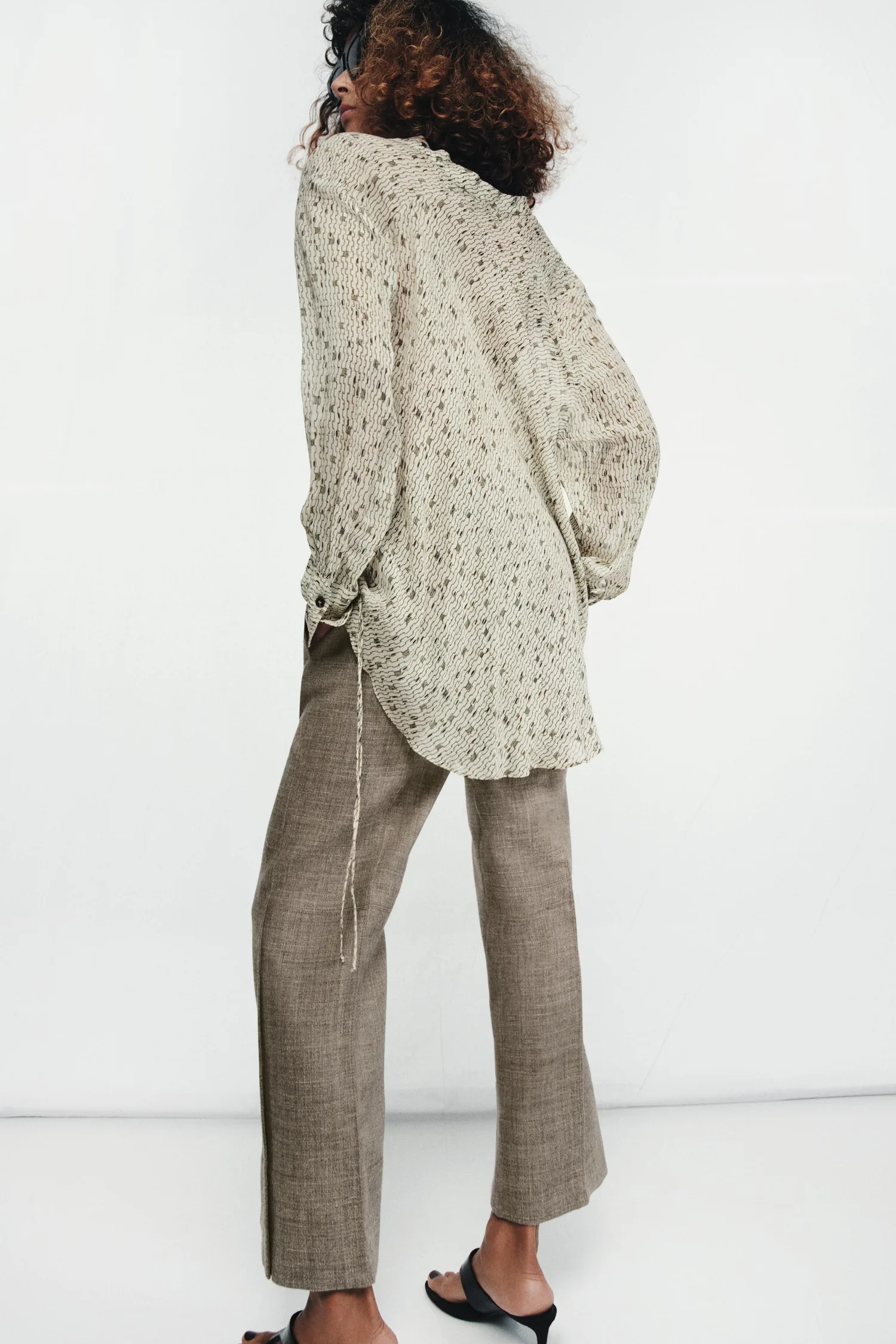Укороченные расклешенные брюки из шерстяной смеси от zw collection Zara, коричневый — фото 2