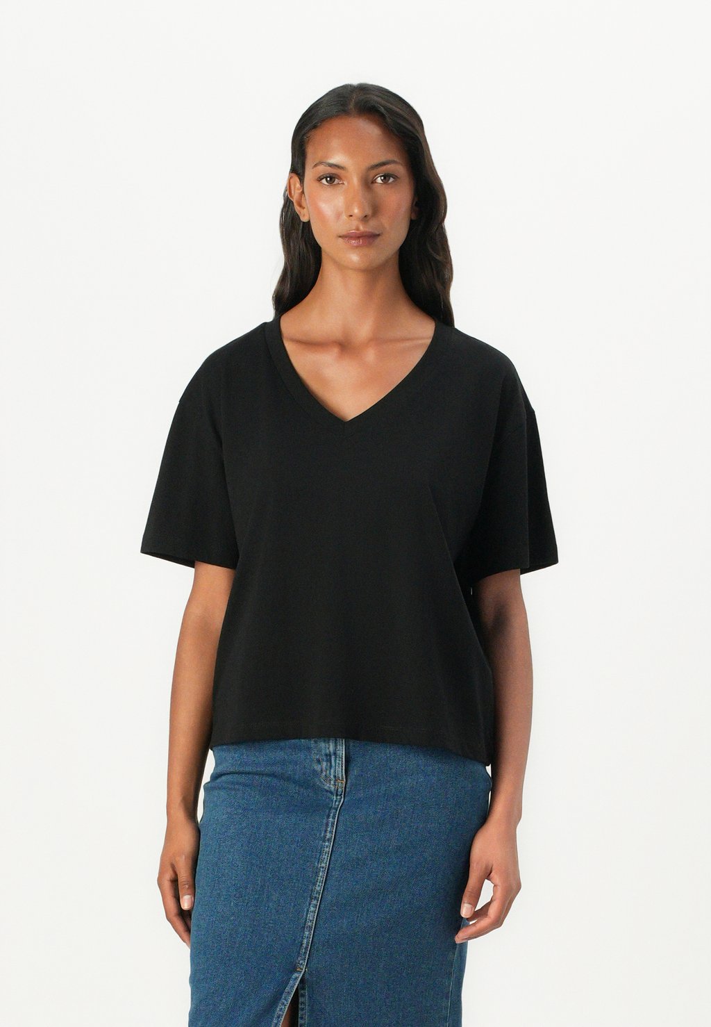 

Базовая футболка BOXY V NECK TOM TAILOR DENIM, черный