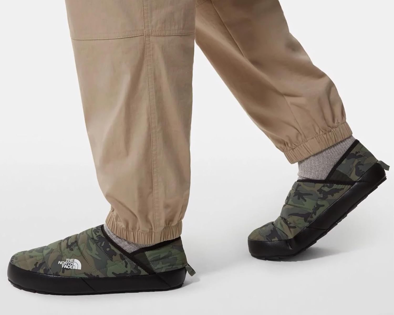 Мужские зимние ботинки THE NORTH FACE Thermoball Traction Mule V | С утеплителем и водоотталкивающей пропиткой, резиновая подошва — фото 2