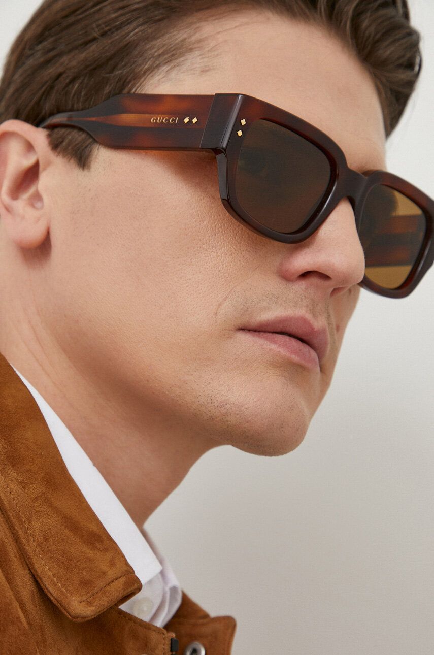 

Солнцезащитные очки Gucci, коричневый