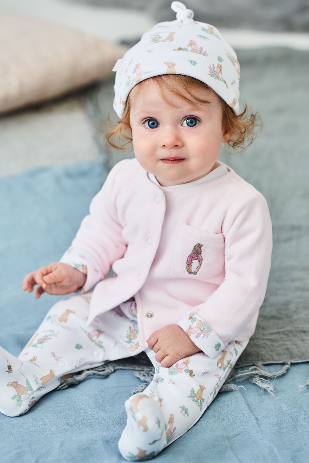 

Комплект из трех предметов Jojo Maman bébé комбинезон с изображением кролика куртка и шапка Jojo Maman Bébé, розовый