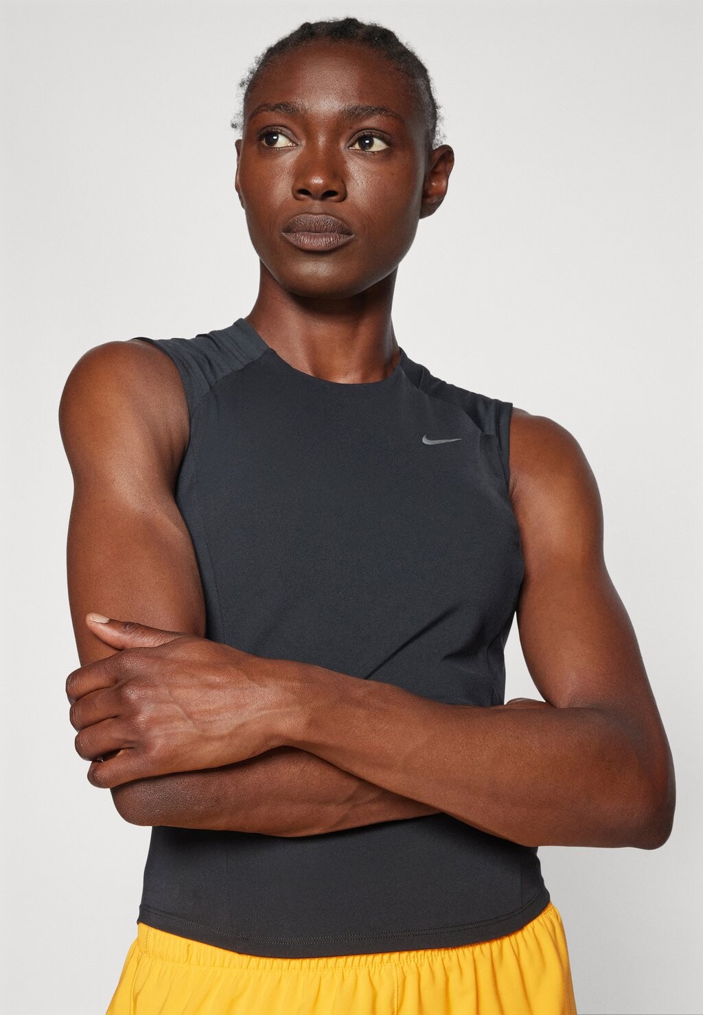 

Топ RUN TANK Nike, черный