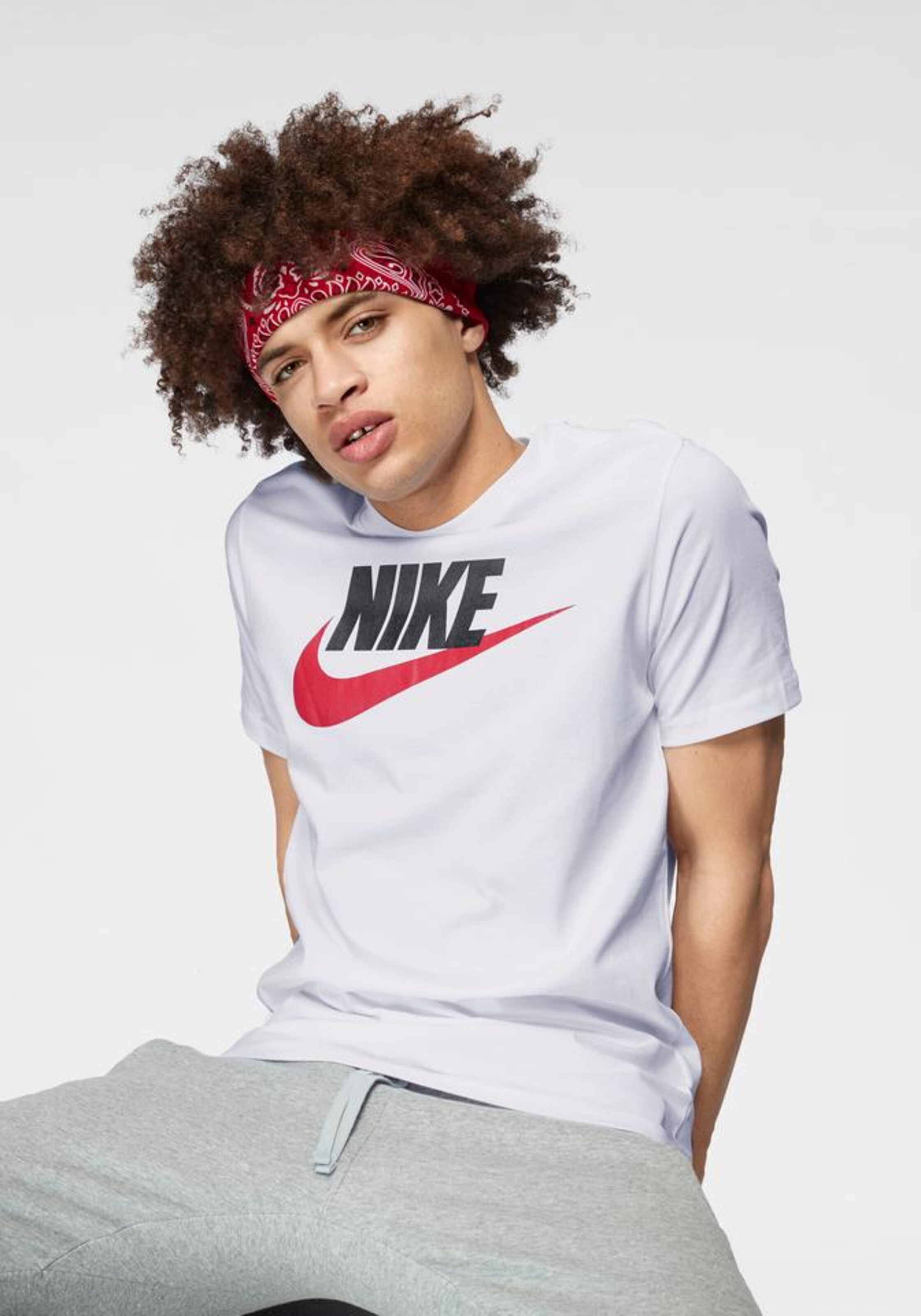 Nike Sportswear Футболка 'Futura' Regular fit в белом цвете — фото 4