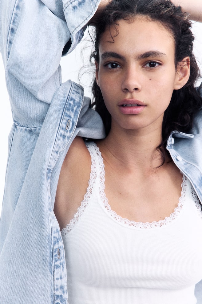 

Топ на бретелях с кружевной отделкой H&M, белый