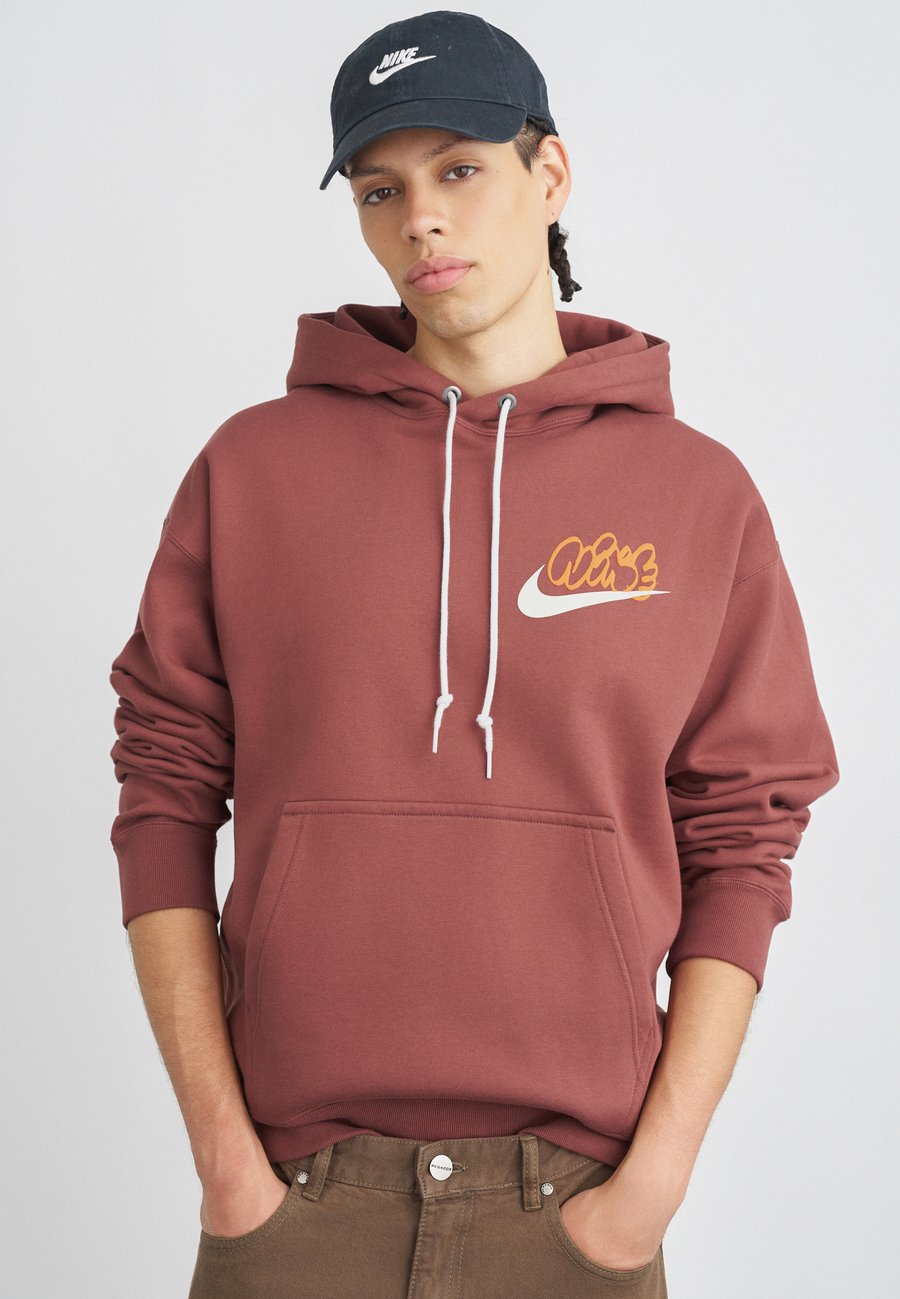 

Худи Nike Sportswear SOLO HOODIE, Red Sepia/Coral