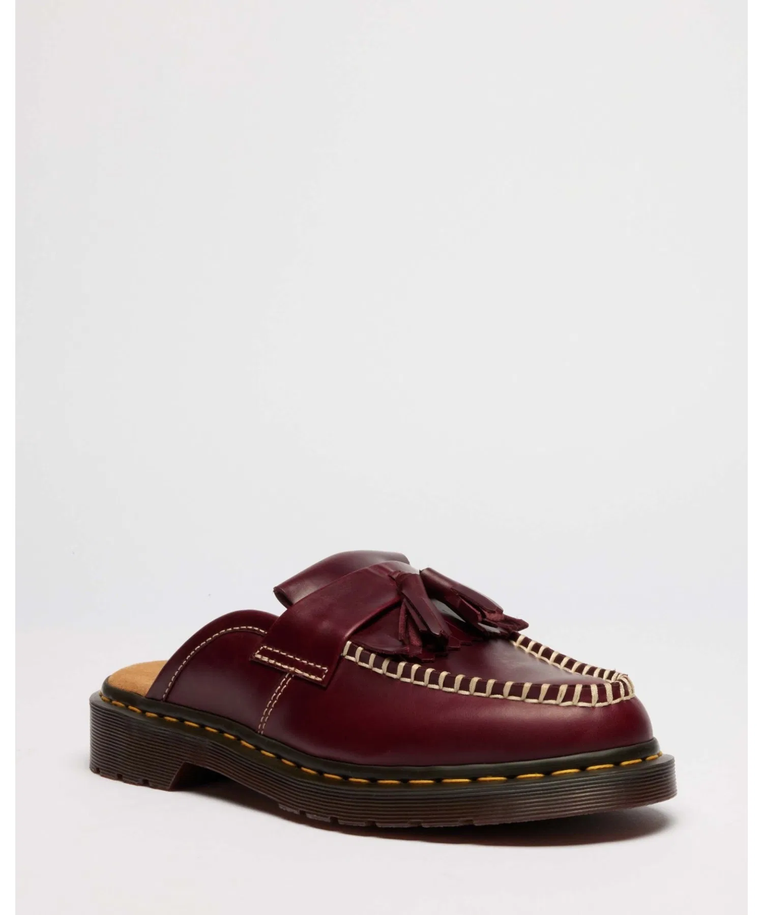 Унисекс сабо из натуральной кожи Dr. Martens ADRIAN с кисточками вишневые