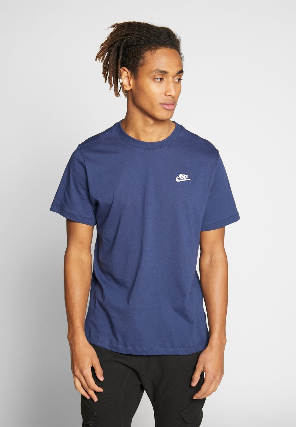 

Базовая футболка CLUB TEE Nike, темно-синий/белый