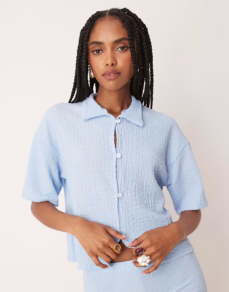 

Рубашка из фактурного кружева бродери на пуговицах синего цвета Asos Design