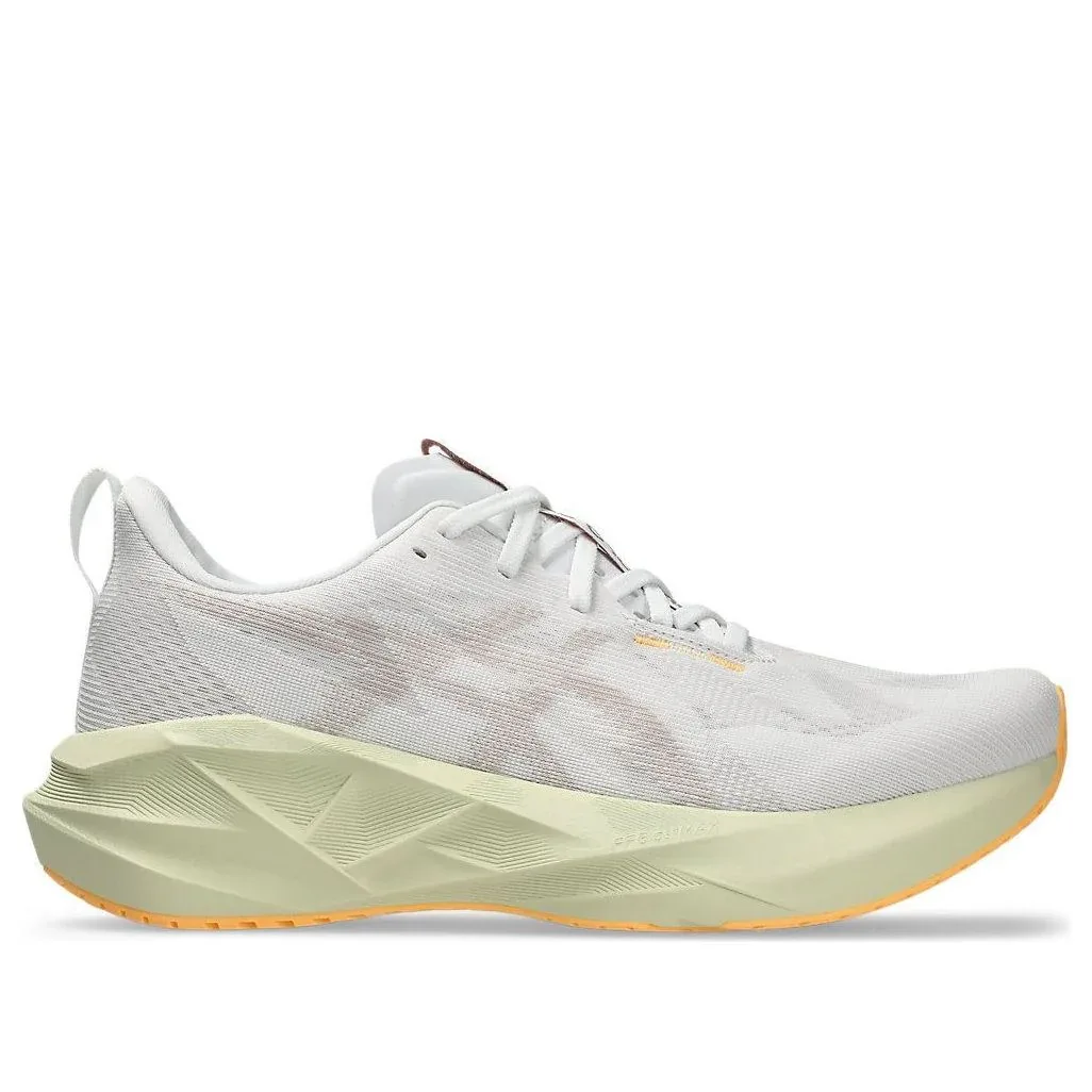 Кроссовки ASICS Novablast 5 2E Wide Width 'White Fawn' — фото 2