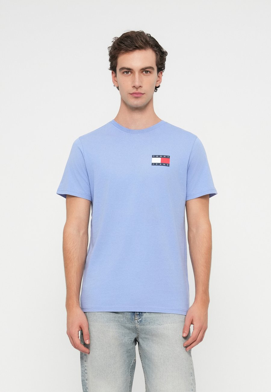 

Футболка Tommy Jeans SLIM ESSENTIAL FLAG TEE, Nordic Iris/Light Blue, Синий, Футболка Tommy Jeans SLIM ESSENTIAL FLAG TEE, Nordic Iris/Light Blue