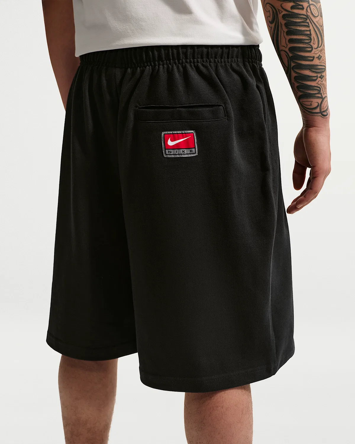 Мужские шорты средней плотности Nike Life, Black/University Gold — фото 3