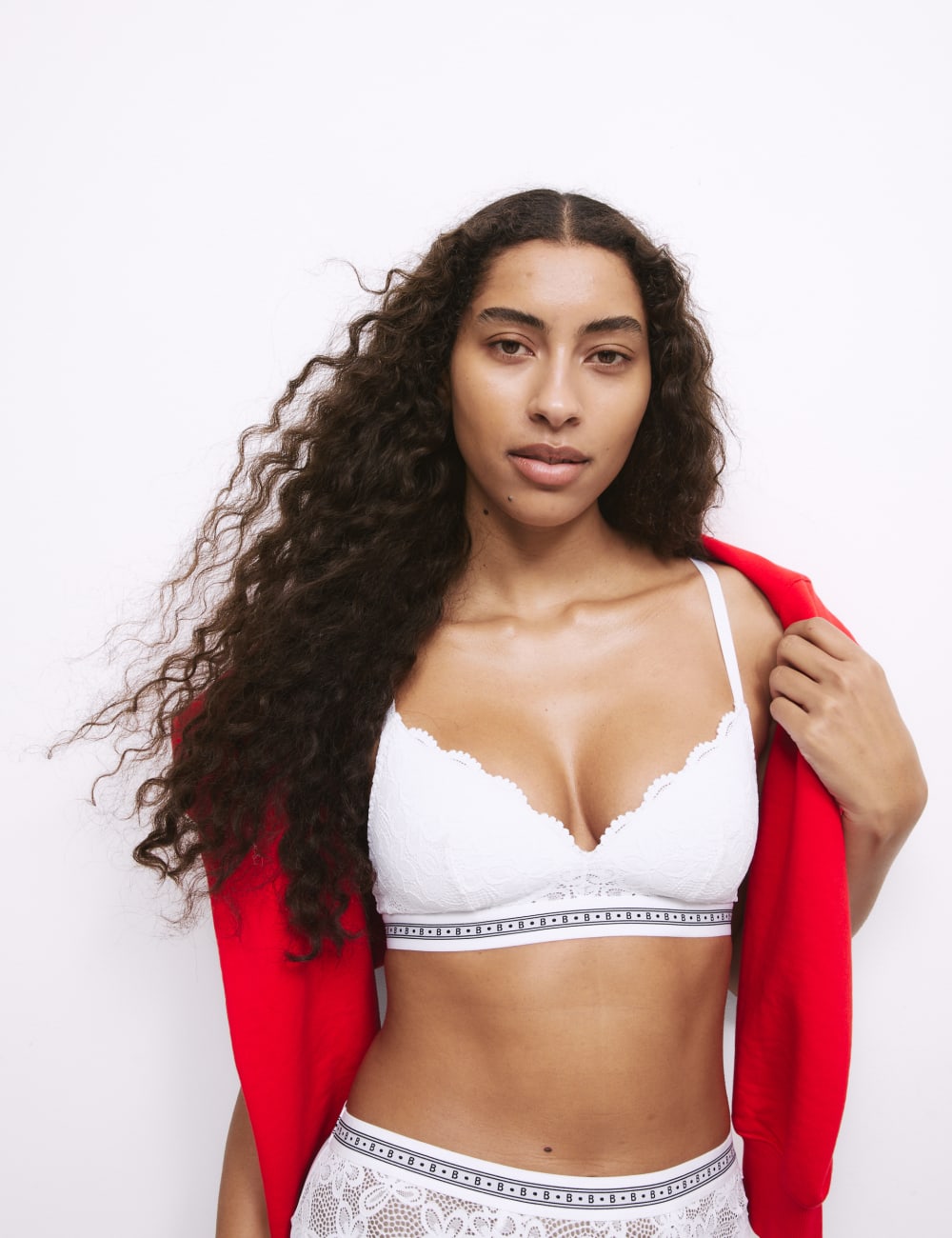 

Бюстгальтер без косточек с глубоким вырезом и кружевом Cleo B by Boutique, белый