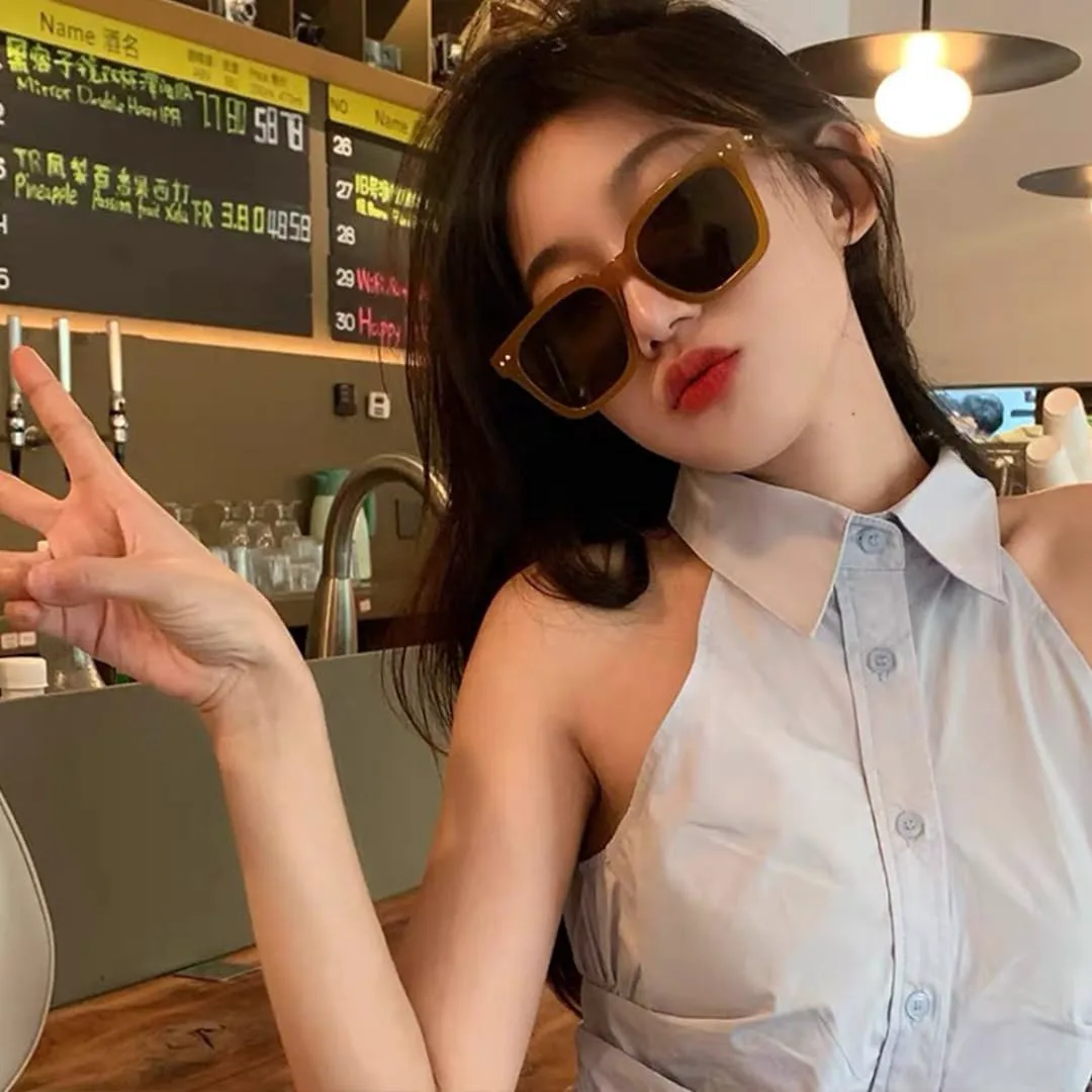 

Ретро-модные солнцезащитные очки для женщин и мужчин, классический винтажный стиль, защита от УФ-излучения UV400, для активного отдыха на природе VFDHN, Tea