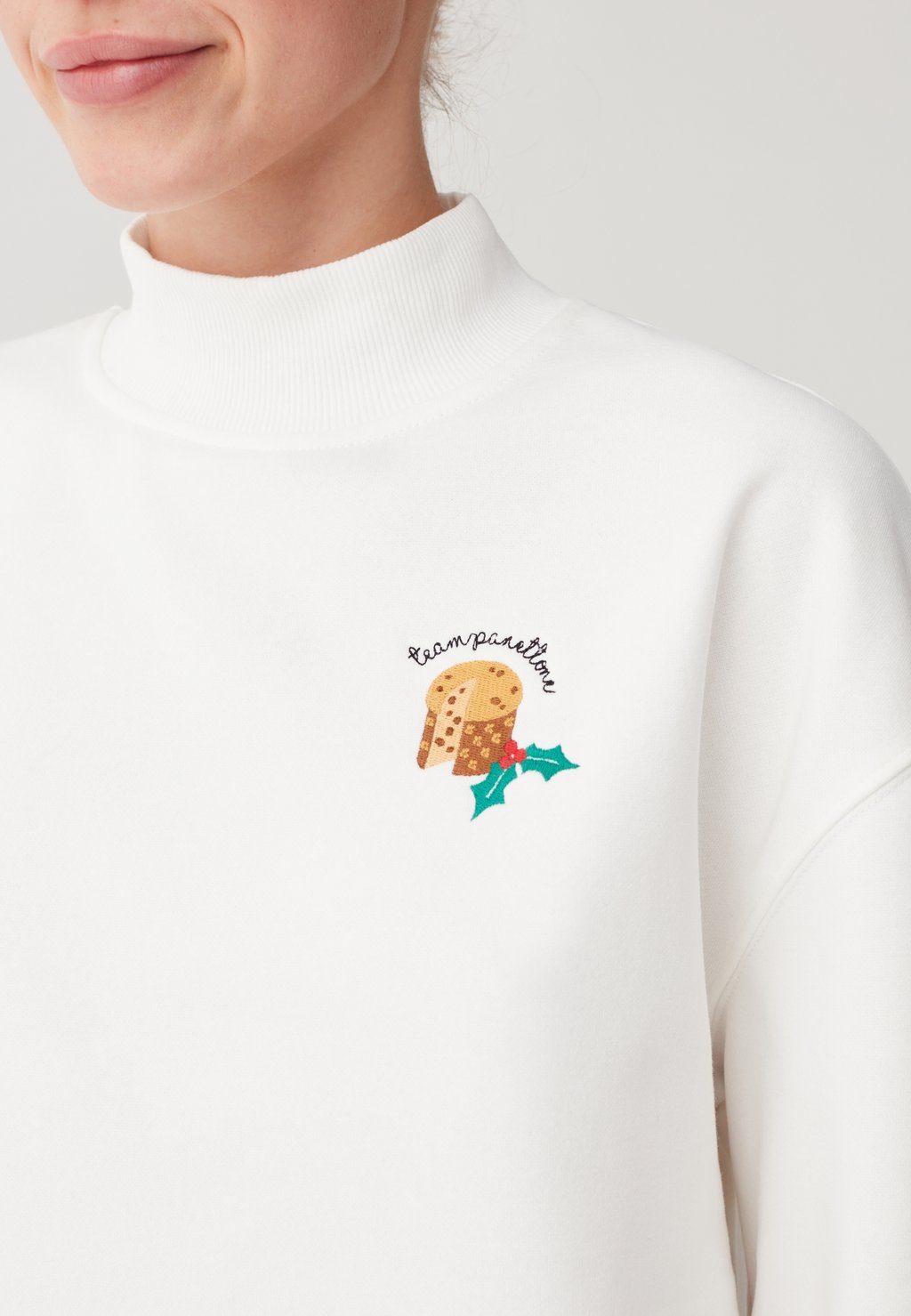 

Толстовка WITH CHRISTMAS EMBROIDERY B.ANGEL, белый