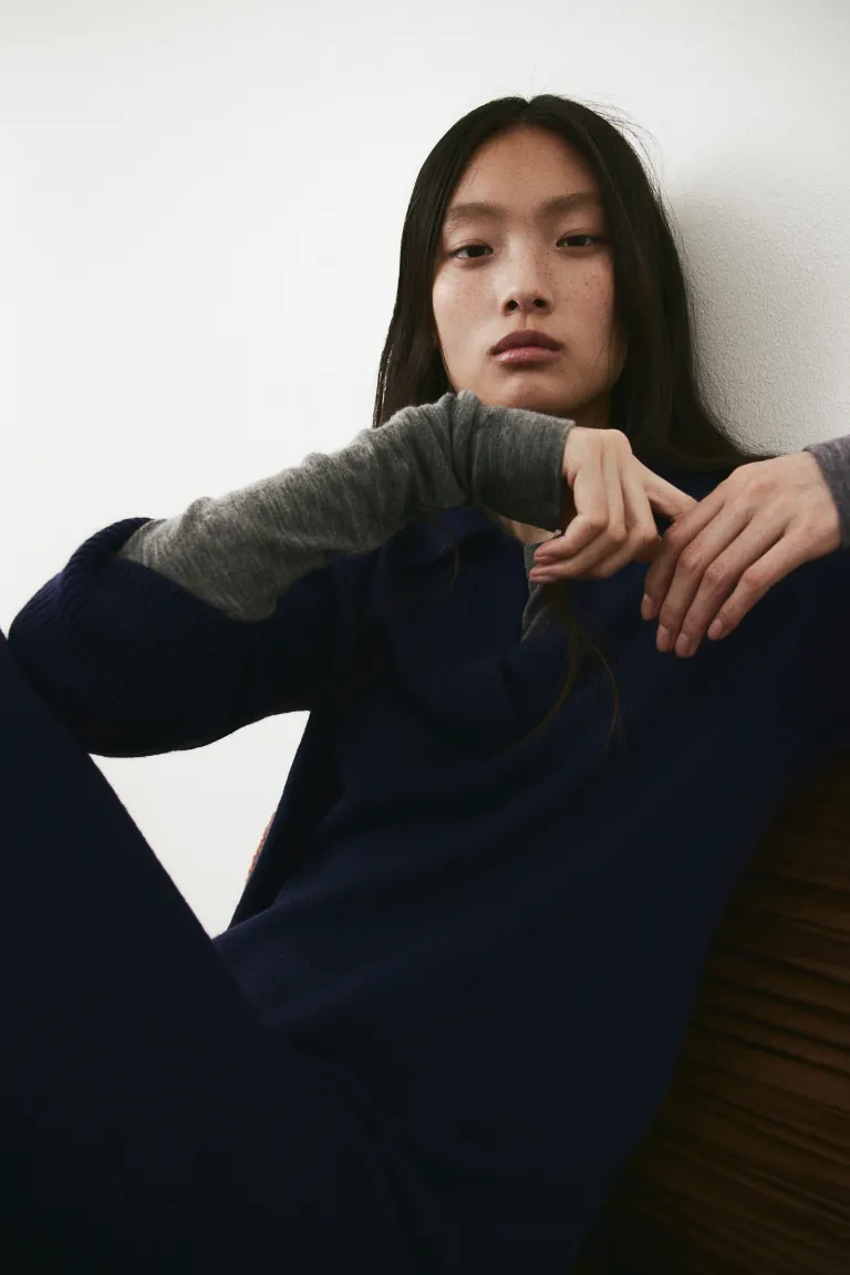 

Трикотажное платье с воротником H&M, синий