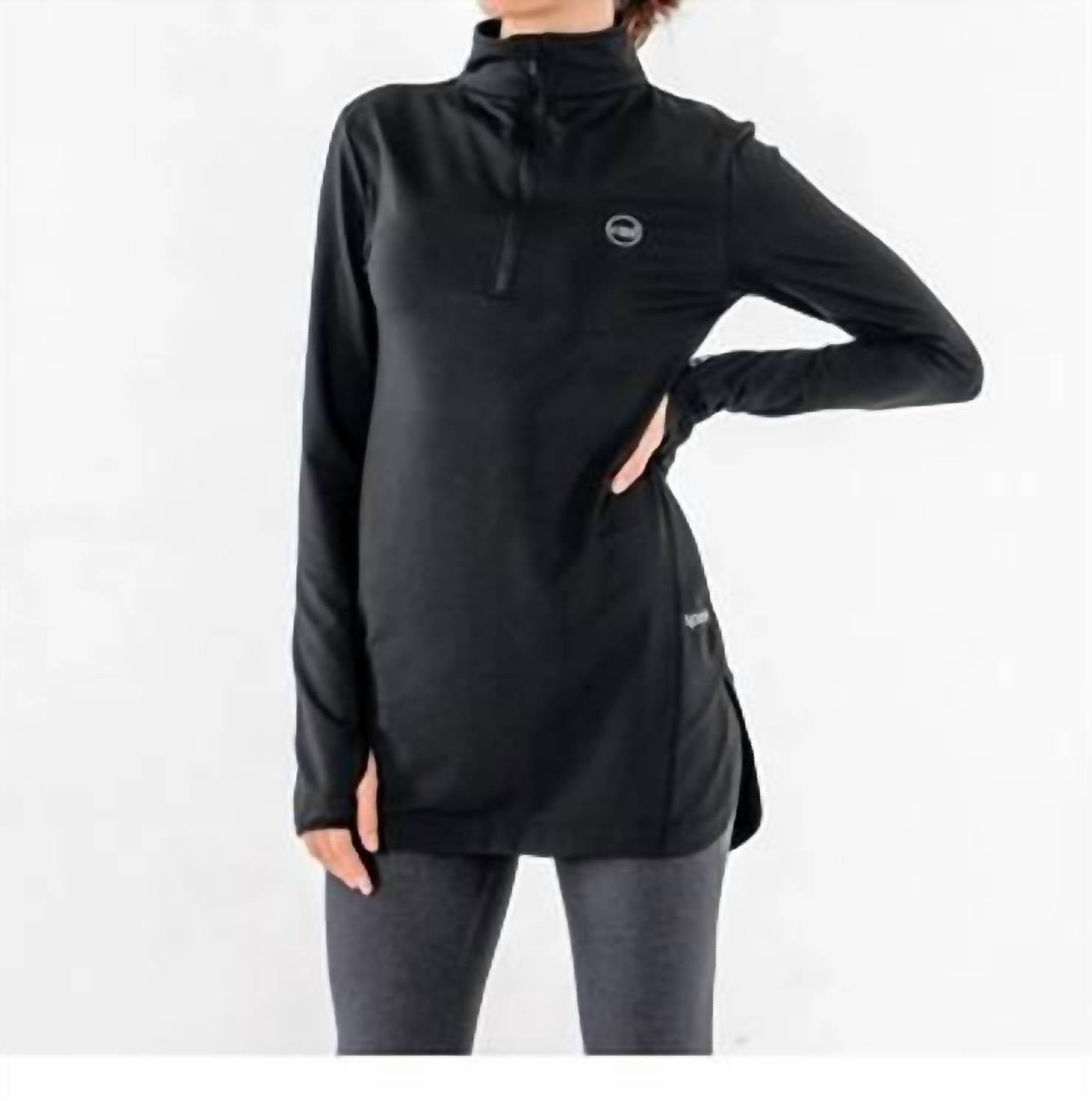 

Скромный топ для тренировок в черном цвете Veil