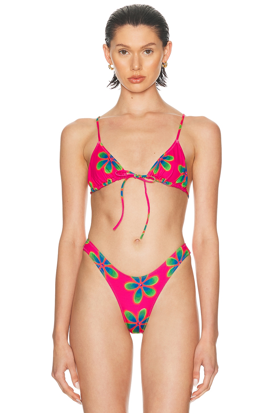 

Треугольный бикини-топ с завязками спереди Heavy Manners, Curiosity Leads To Trouble