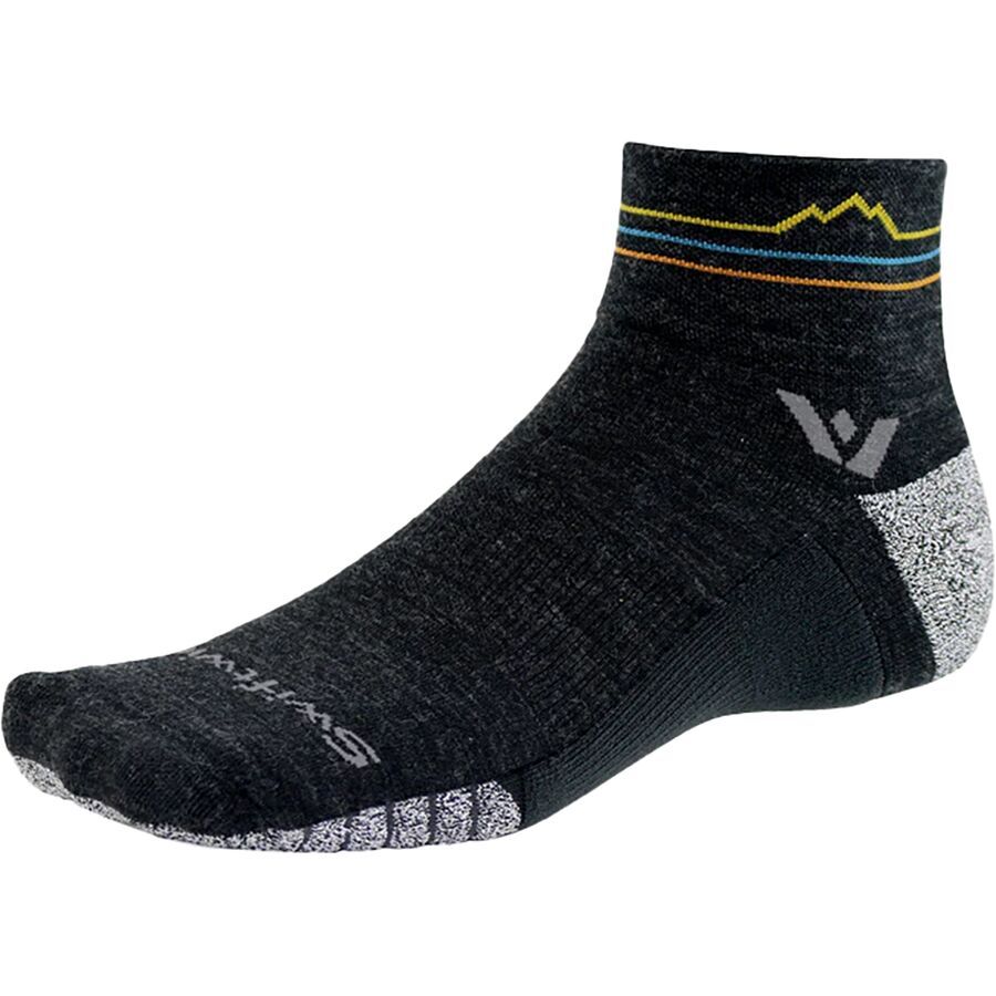 

Носки Swiftwick Flite XT Trail Quarter Crew Swiftwick, Coal Sunset Mountain