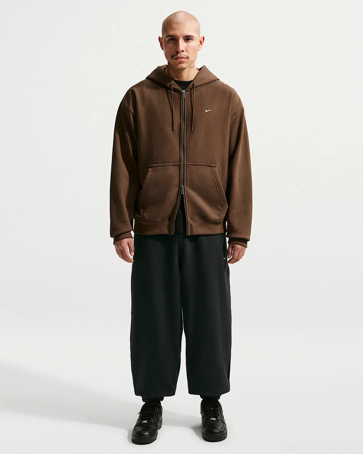 Мужские флисовые штаны с манжетами Nike Solo Swoosh, Black/Black/White