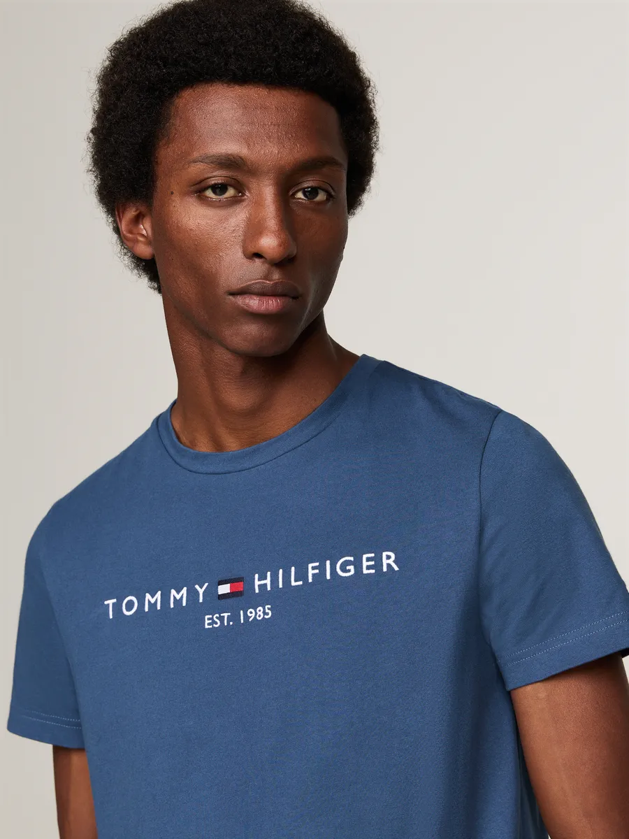 Футболка Tommy Hilfiger "TOMMY LOGO TEE" из чистого экологически чистого хлопка, цвет Aegean Sea — фото 2
