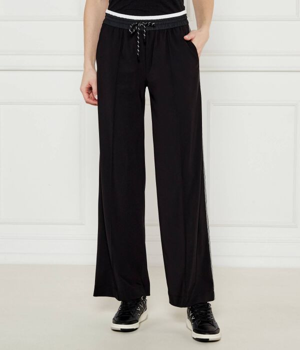 

Брюки приветствуются Flare fit Marc Cain, черный