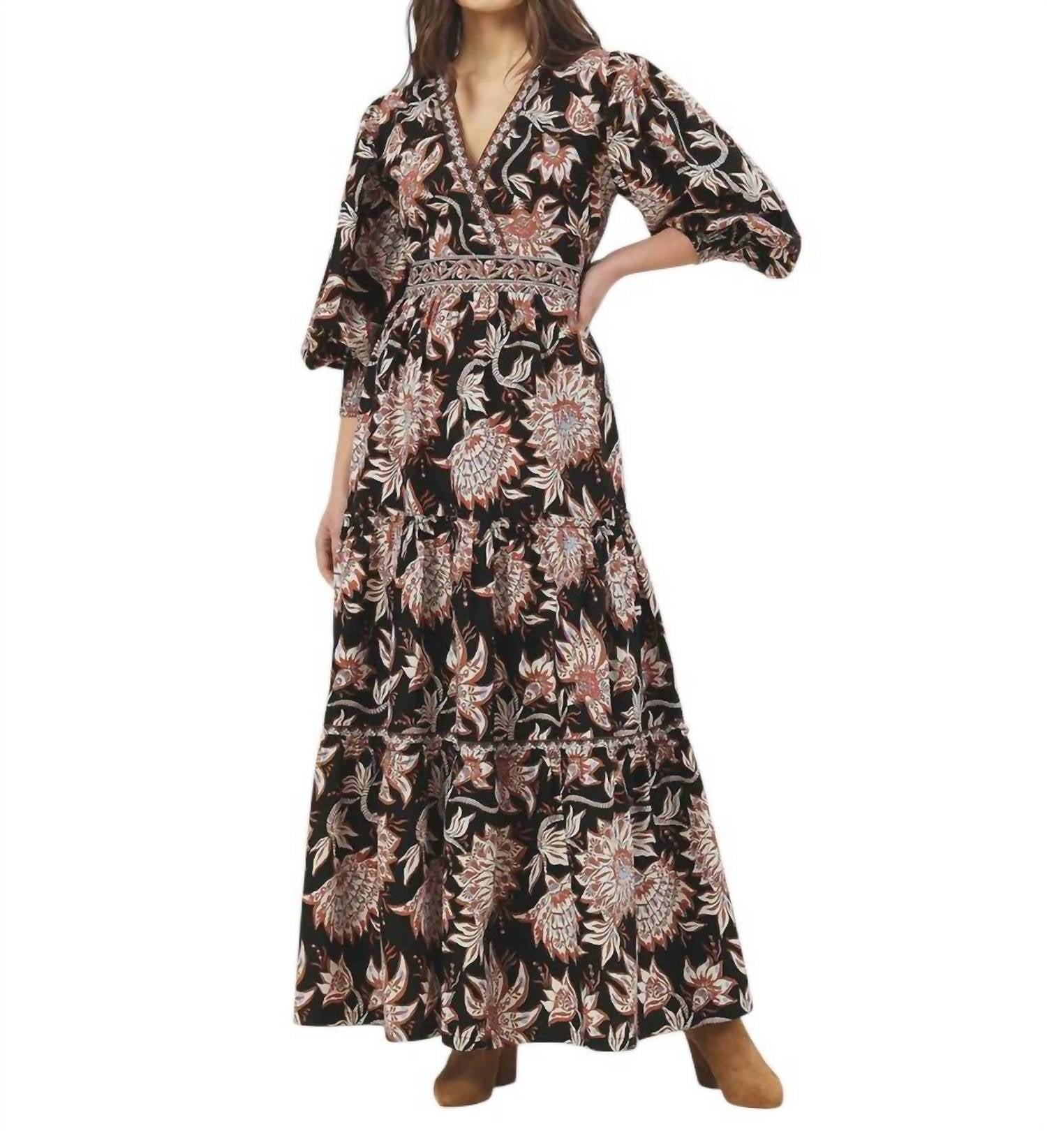 

Платье Sloane Maxi в цвете Tamara Cedar OMIKA