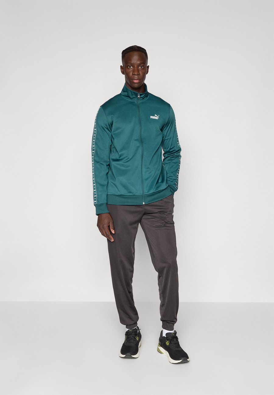 

Спортивный костюм Puma TAPE SUIT SET, Green Terrain/Dark Green