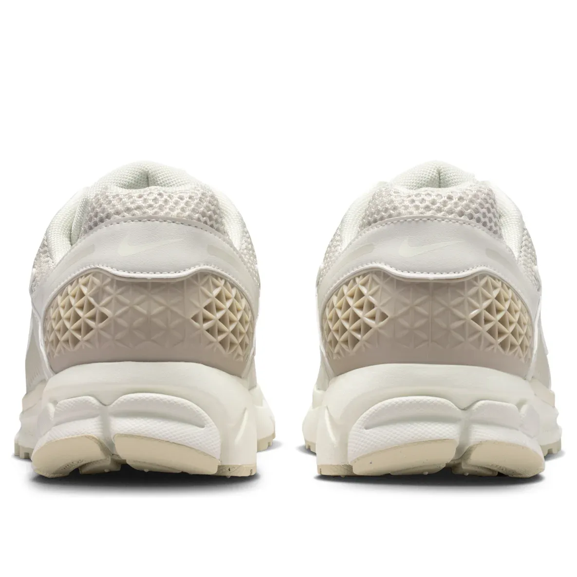 Кроссовки Nike Zoom Vomero 5 'Бежевый' — фото 3