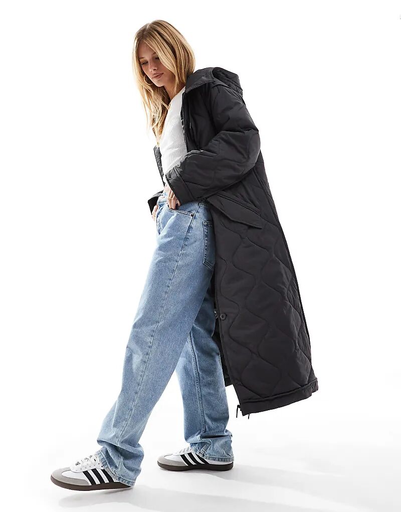 

Удлиненная стеганая куртка с капюшоном в угольном цвете ASOS DESIGN